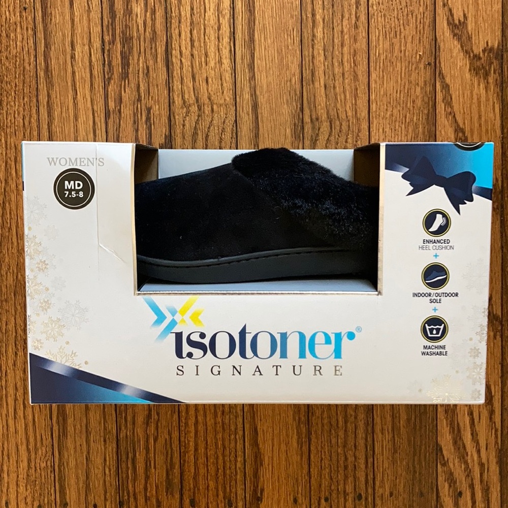 Women’s slippers 7.5-8